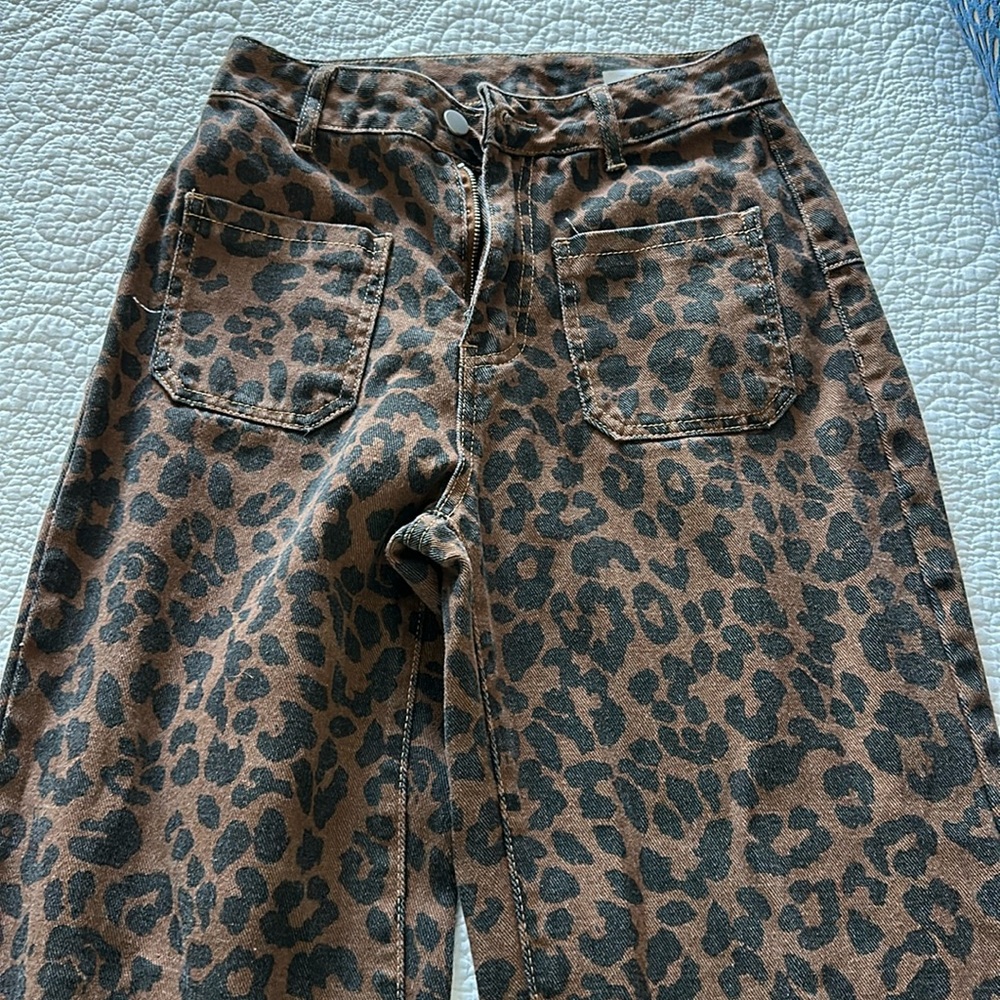 Leopard jeans